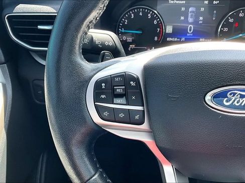 Used 2021 Ford Explorer XLT w/ Equipment Group 202A AWD/4WD image 18