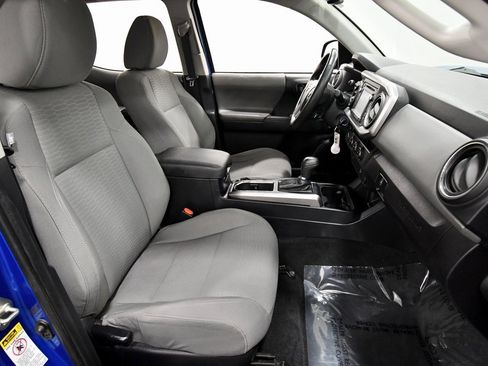 Used 2017 Toyota Tacoma SR5 image 17