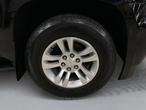 Used 2019 Chevrolet Suburban LT AWD/4WD image 14