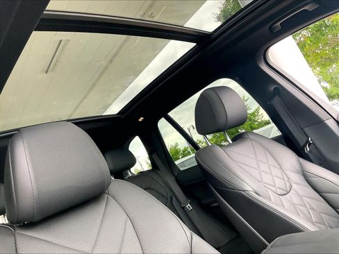 Used 2024 BMW X5 xDrive50e w/ Parking Assistance Package AWD/4WD image 24