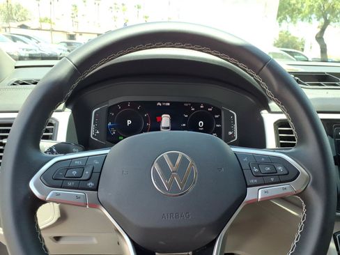 Certified 2023 Volkswagen Atlas SE FWD image 25