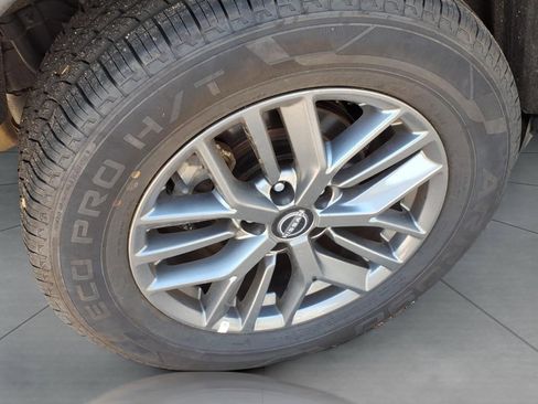 Used 2024 Nissan Rogue S AWD/4WD image 5
