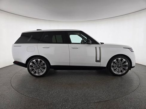 Used 2023 Land Rover Range Rover SE AWD/4WD image 6