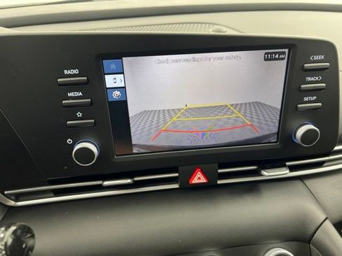 Used 2025 Hyundai Elantra SE FWD image 17