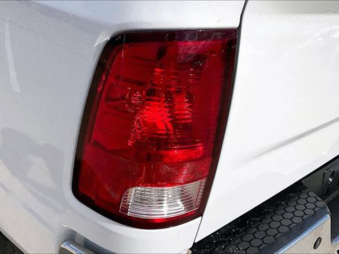 Used 2018 RAM 2500 Tradesman w/ Chrome Appearance Group image 25