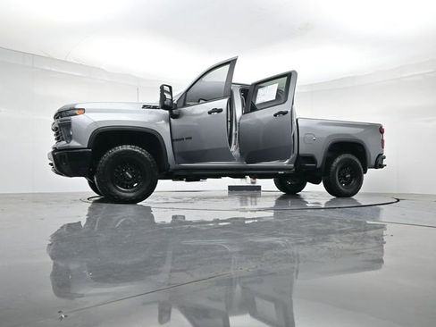 Used 2024 Chevrolet Silverado 2500 Custom w/ Z71 Off-Road Package image 46