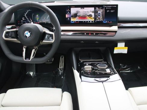 Used 2026 BMW 530i xDrive w/ M Sport Package image 26