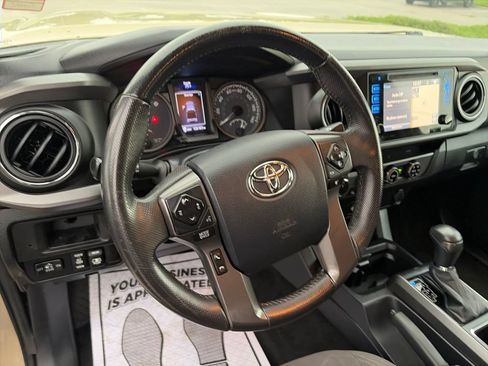 Used 2017 Toyota Tacoma TRD Off-Road w/ Tow Package (A/T) AWD/4WD image 20