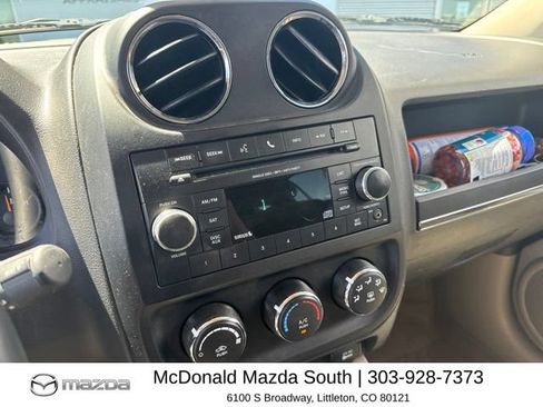 Used 2015 Jeep Patriot Latitude AWD/4WD image 6