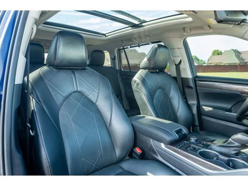 Used 2021 Toyota Highlander Platinum AWD/4WD image 21