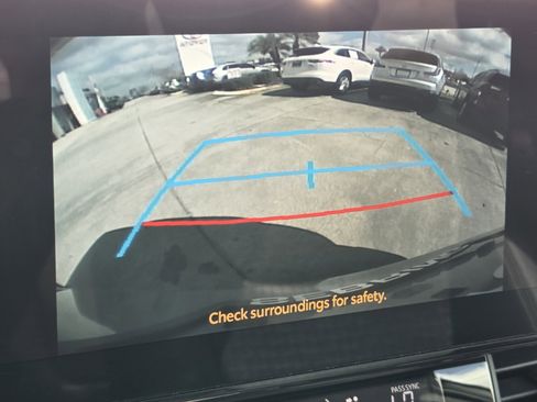 Certified 2025 Toyota Sienna XSE image 18