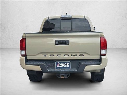 Used 2017 Toyota Tacoma TRD Sport w/ Tow Package (A/T) AWD/4WD image 6