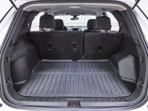 Used 2021 Chevrolet Equinox LS FWD image 28