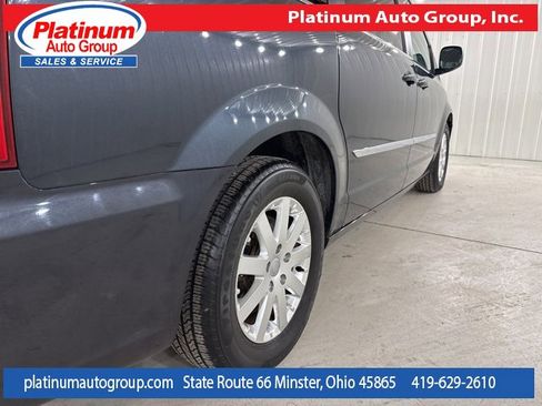 Used 2013 Chrysler Town & Country Touring image 45