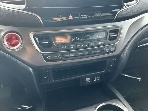 Used 2022 Honda Pilot Sport image 18