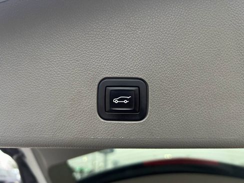 Used 2012 Cadillac SRX Performance image 17