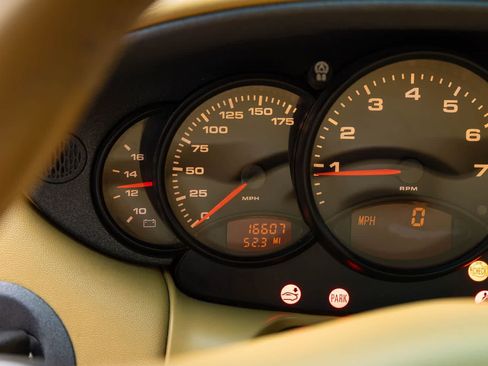 Used 1999 Porsche 911 Cabriolet image 33