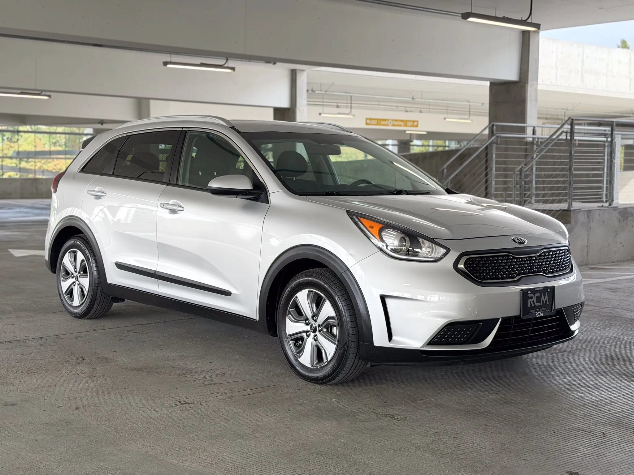 Used 2018 Kia Niro LX FWD image 3