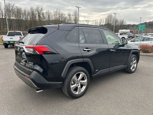 Used 2020 Toyota RAV4 Limited image 2