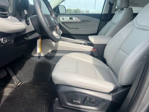 New 2026 Ford Explorer Active w/ Active Comfort Package image 4