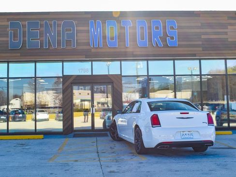 Used 2023 Chrysler 300 S image 35