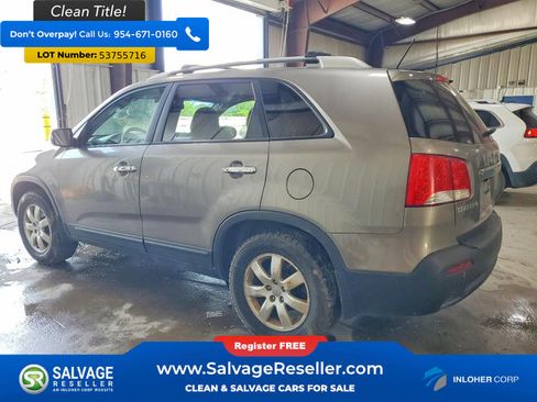 Used 2013 Kia Sorento LX w/ Convenience Pkg FWD image 3