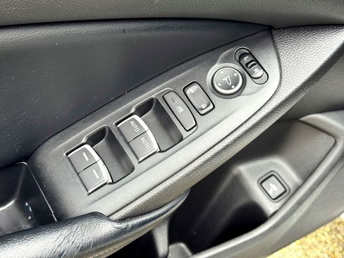 Used 2018 Honda Accord Sport image 16