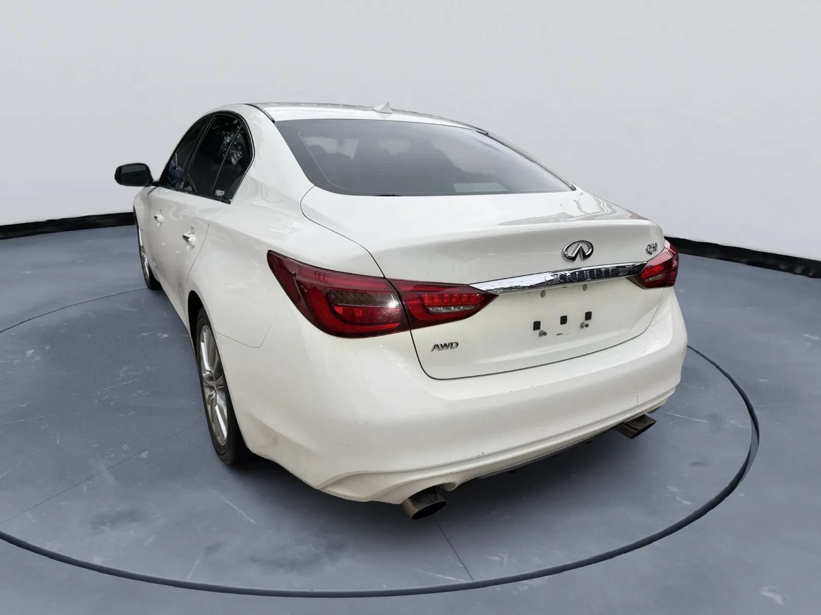 Used 2018 INFINITI Q50 Luxe AWD/4WD image 4