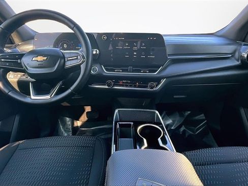 Used 2025 Chevrolet Equinox LT image 14