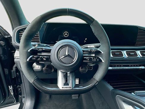 Used 2025 Mercedes-Benz GLS 63 AMG 4MATIC image 11
