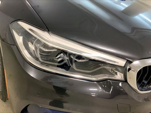 Used 2019 BMW 530i xDrive w/ Executive Package image 27