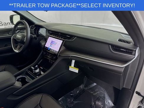 New 2025 Jeep Grand Cherokee Limited w/ Luxury Tech Group II image 28