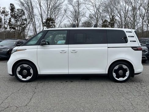 Certified 2025 Volkswagen ID. Buzz Pro S image 9