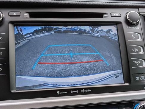 Used 2018 Toyota Highlander XLE FWD image 20