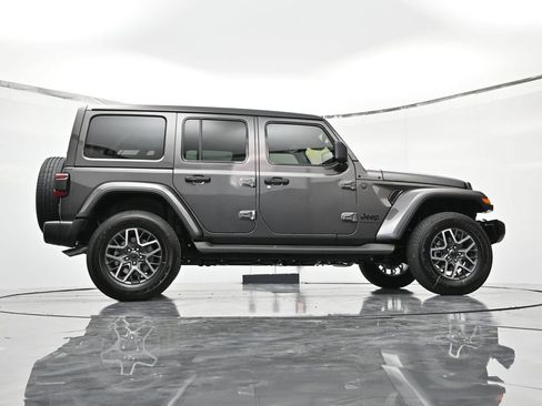 New 2026 Jeep Wrangler Unlimited Sahara AWD/4WD image 42
