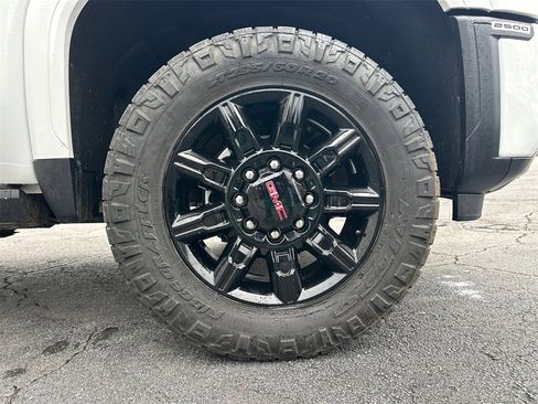 Used 2024 GMC Sierra 2500 AT4 w/ AT4 Premium Plus Package image 13