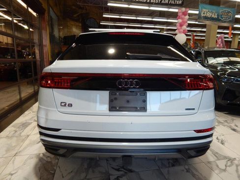 Used 2023 Audi Q8 Premium Plus image 5