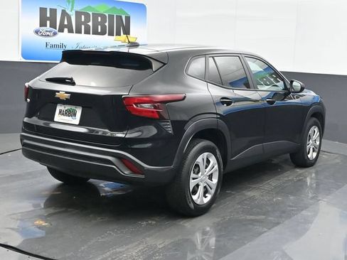 Used 2024 Chevrolet Trax LS FWD image 5