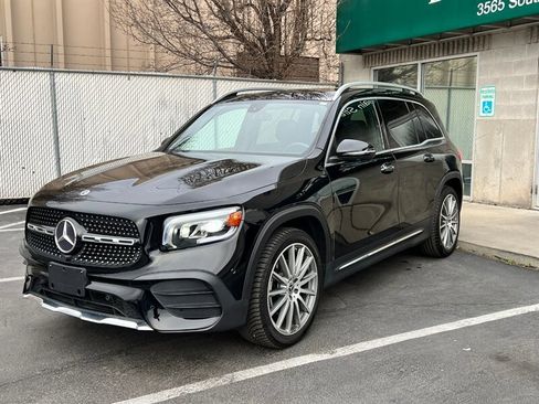 Used 2020 Mercedes-Benz GLB 250 4MATIC w/ AMG Line image 3