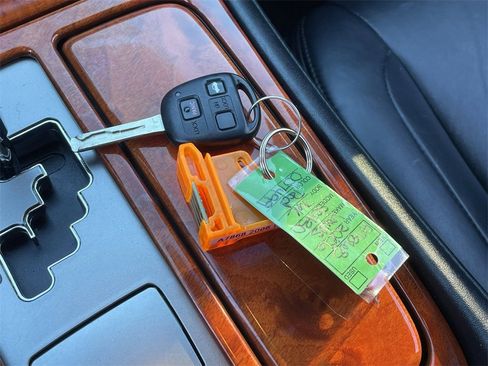 Used 2006 Lexus SC 430 Convertible image 30