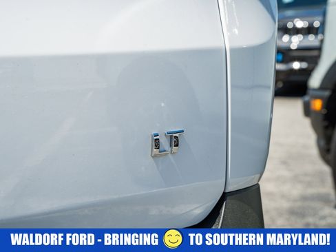 Used 2023 Chevrolet Traverse LT w/ LT Premium Package AWD/4WD image 9