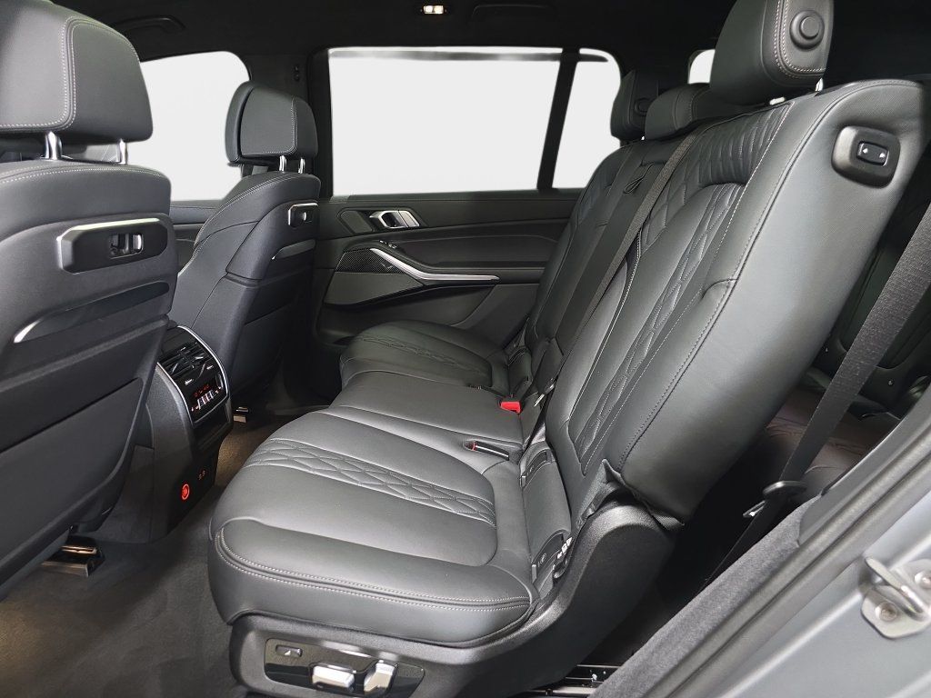 Used 2024 BMW X7 M60i w/ Executive Package AWD/4WD image 14