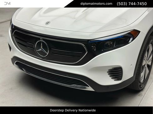 Used 2023 Mercedes-Benz EQB 300 4MATIC w/ Exclusive Package image 14