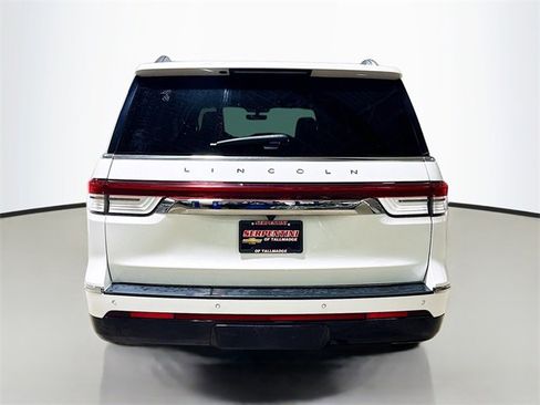Used 2022 Lincoln Navigator L Reserve image 8