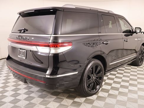 Used 2022 Lincoln Navigator Reserve image 23