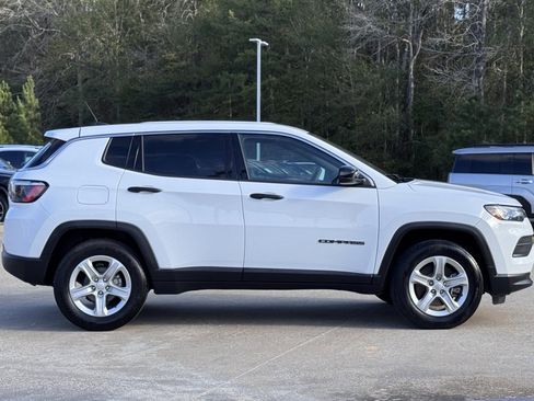 Used 2024 Jeep Compass Sport image 8