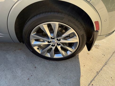 Used 2023 Buick Envision Avenir image 36