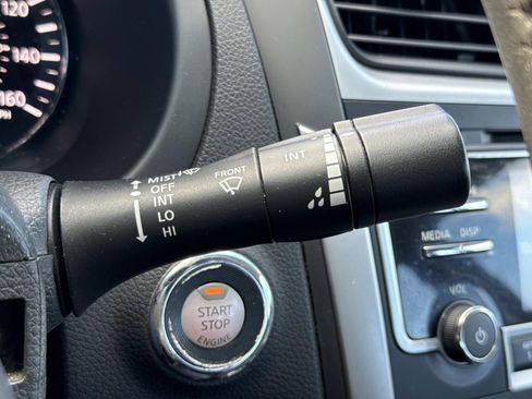 Used 2017 Nissan Altima 2.5 SV image 16