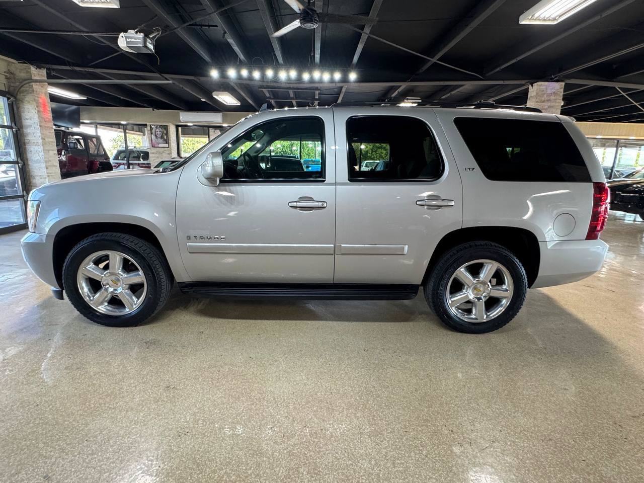Used 2007 Chevrolet Tahoe LTZ w/ LTZ Preferred Equipment Group RWD image 4