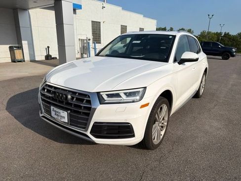 Used 2018 Audi Q5 2.0T Premium Plus w/ Premium Plus Package AWD/4WD image 3